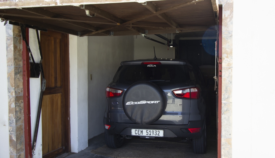 4 Bedroom Property for Sale in De Kelders Western Cape